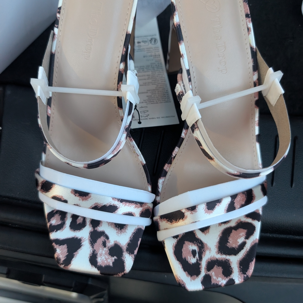 Black and Brown Sandals with Classic Slide Design